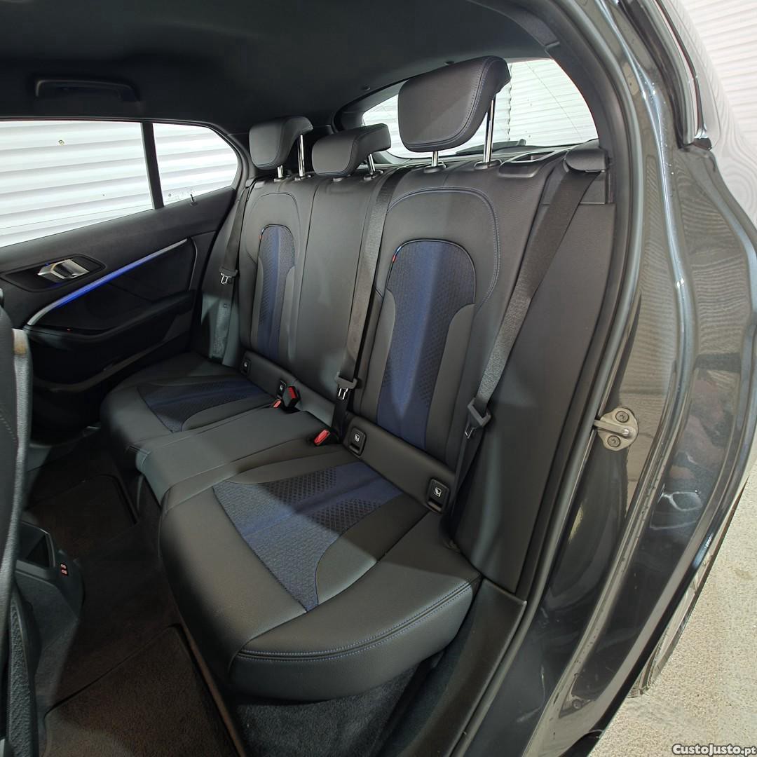BMW 116 d Pack Desportivo M — fotografia 4