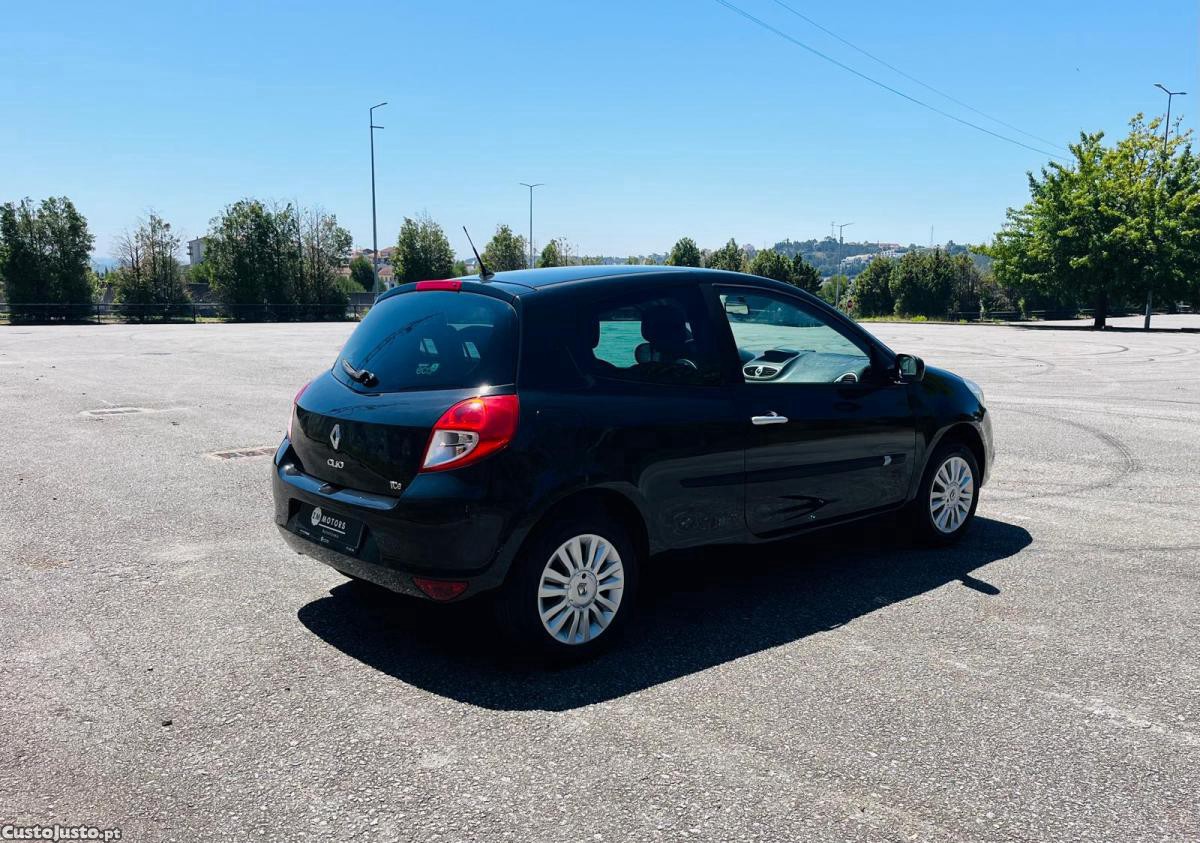 Renault Clio 1.2 TCE 100Cv - Garantia - Nacional — fotografia 4