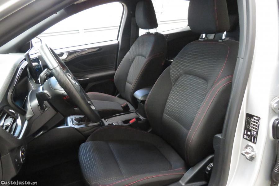 Ford Focus 1.0 EcoBoost MHEV ST — fotografia 19