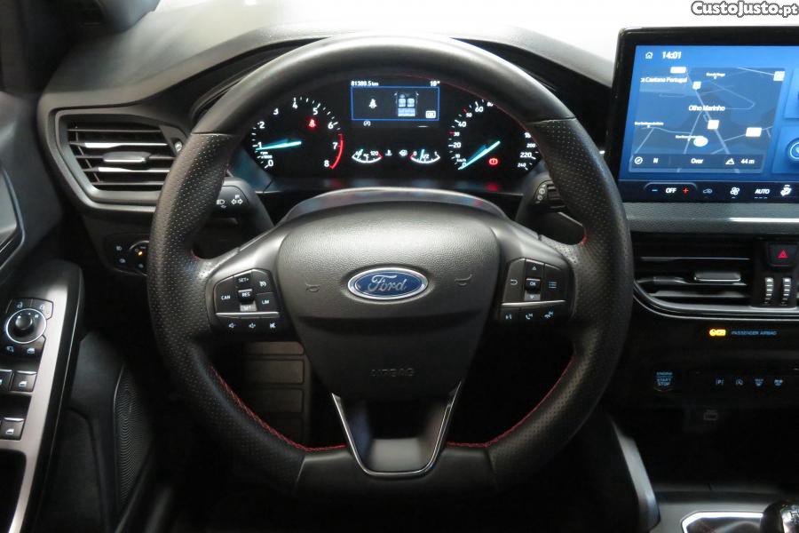Ford Focus 1.0 EcoBoost MHEV ST — fotografia 21