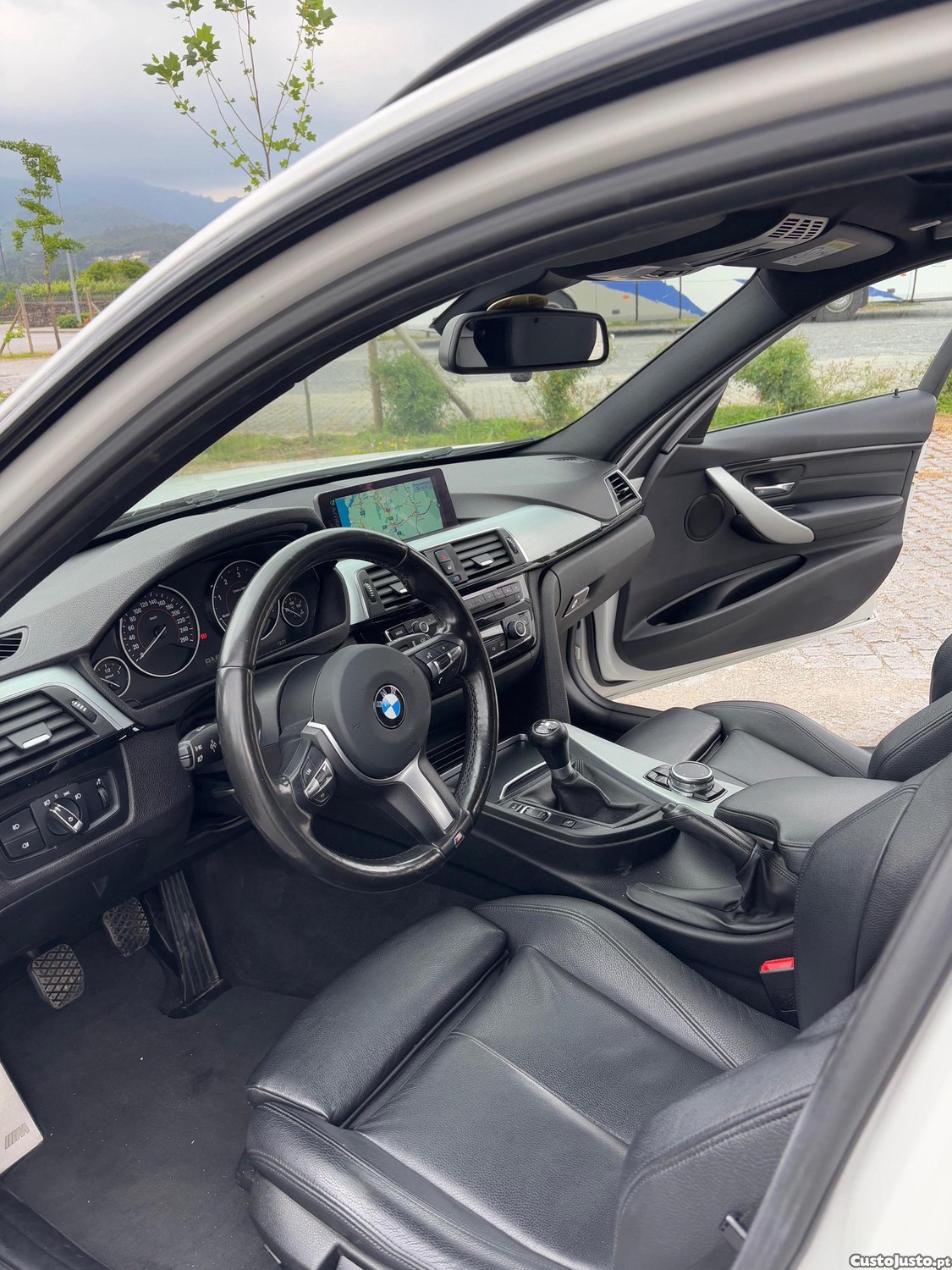 BMW 320 Pack M - 16 — photo 5