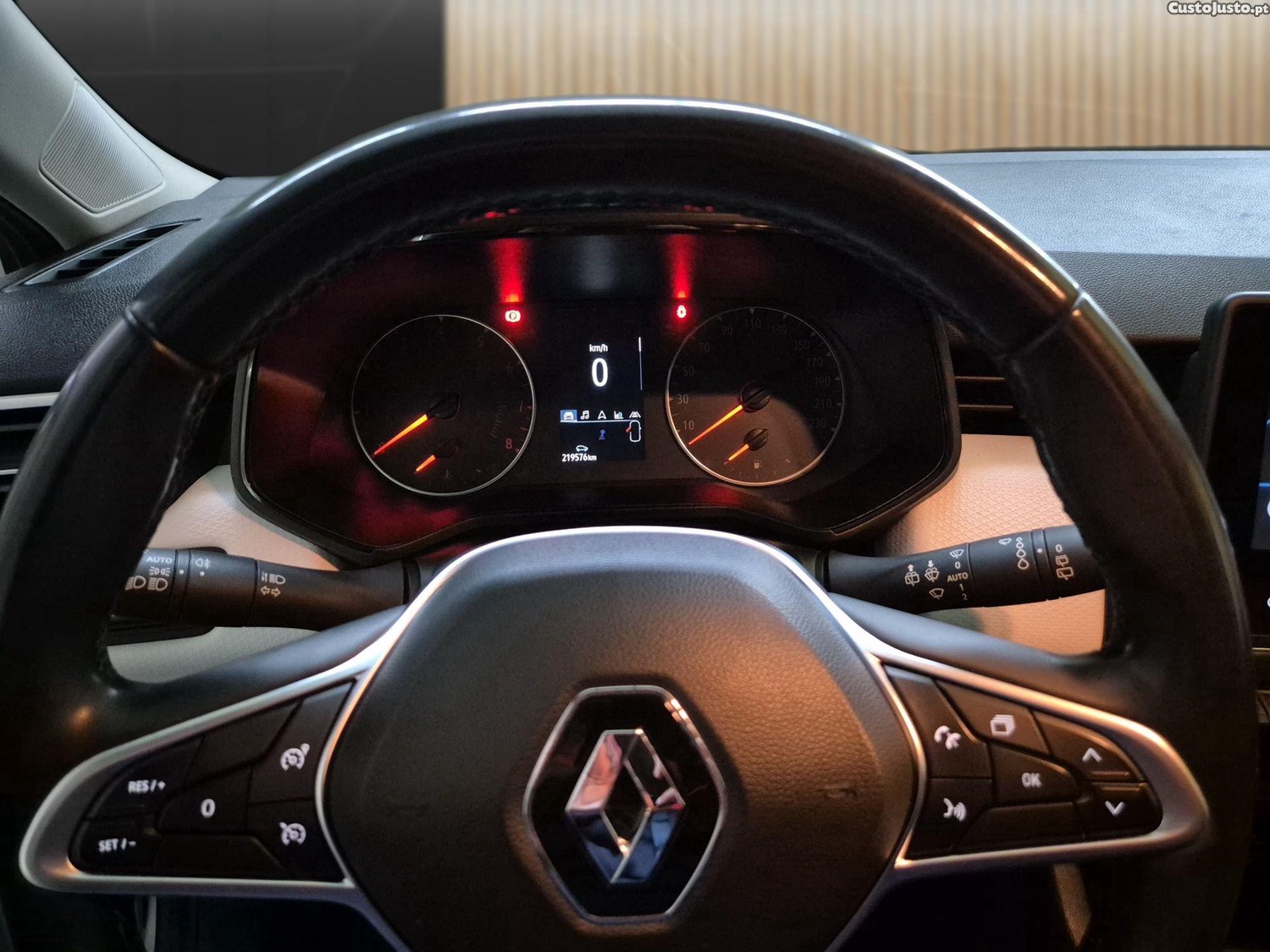 Renault Clio 1.0Tce — fotografia 6