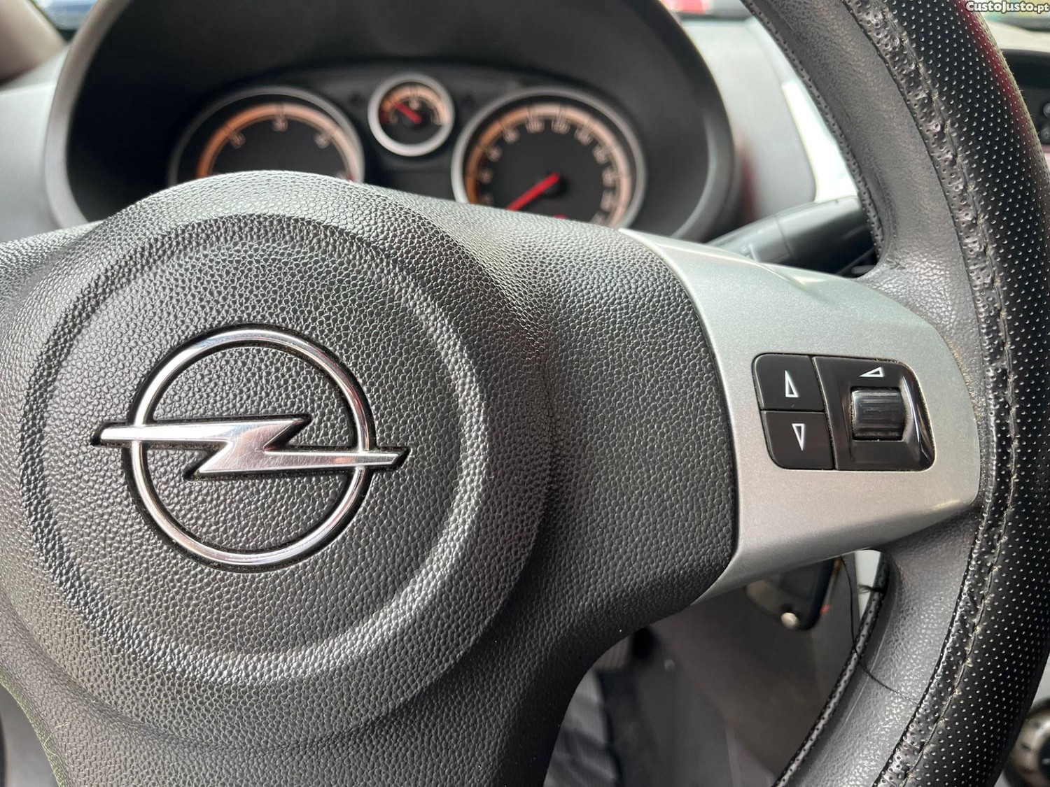 Opel Corsa 1.3 CDTI — fotografia 3