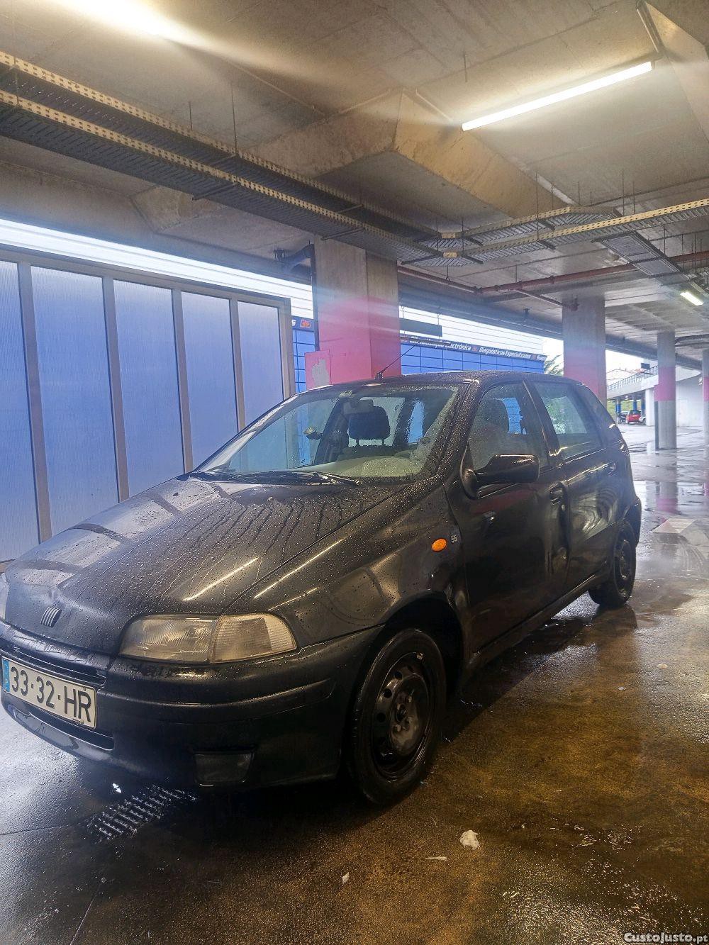 Fiat Punto a circular sem problema