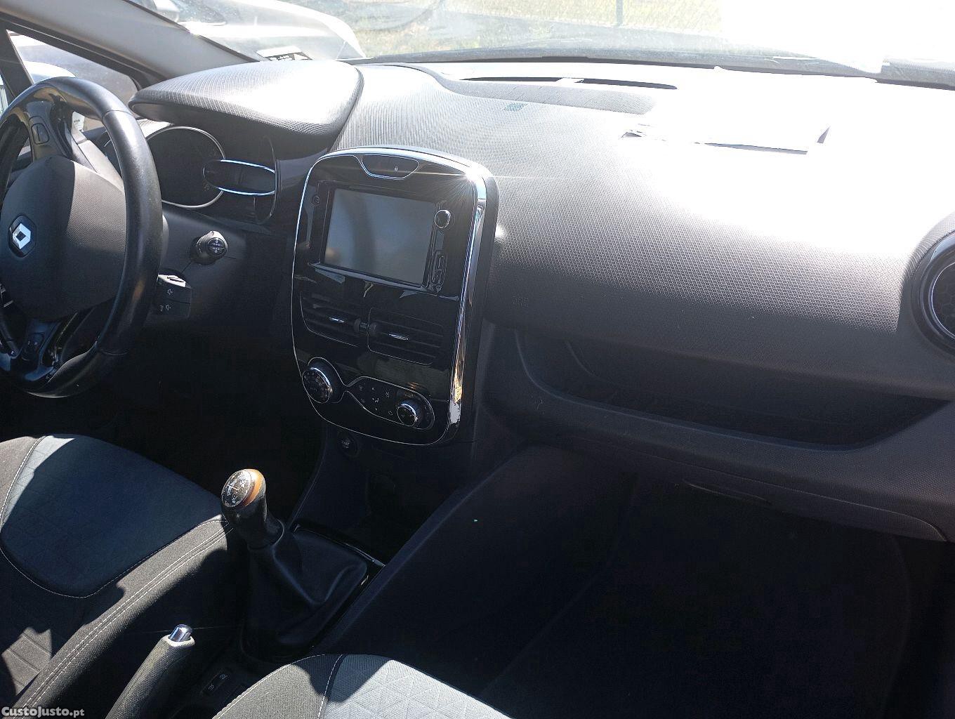 Renault Clio 1.5 DCI — photo 4