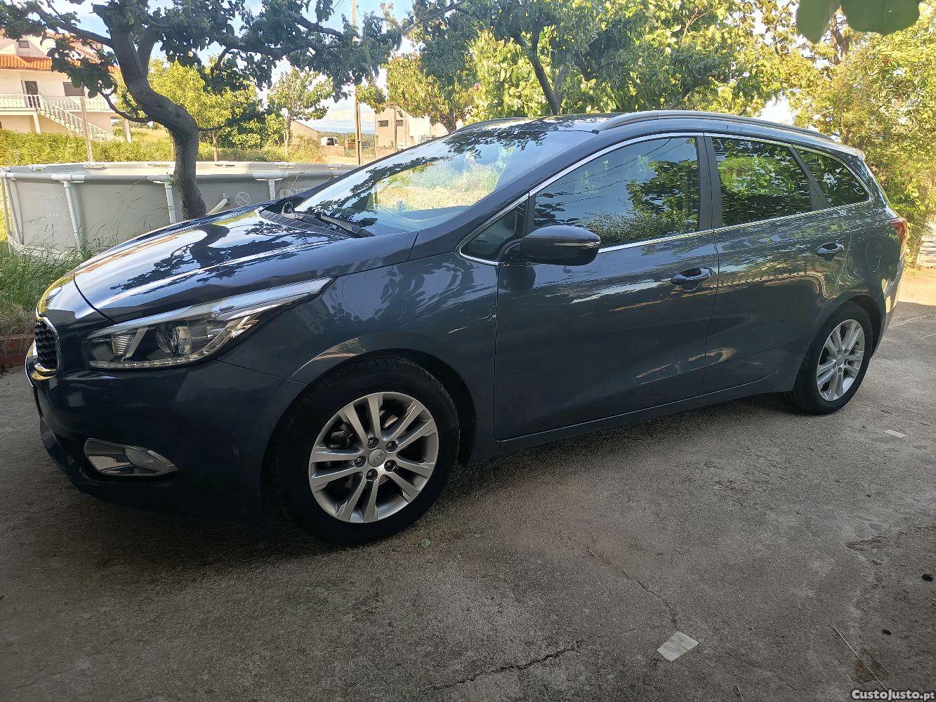 Kia Ceed 1.4 crdi — fotografia 4