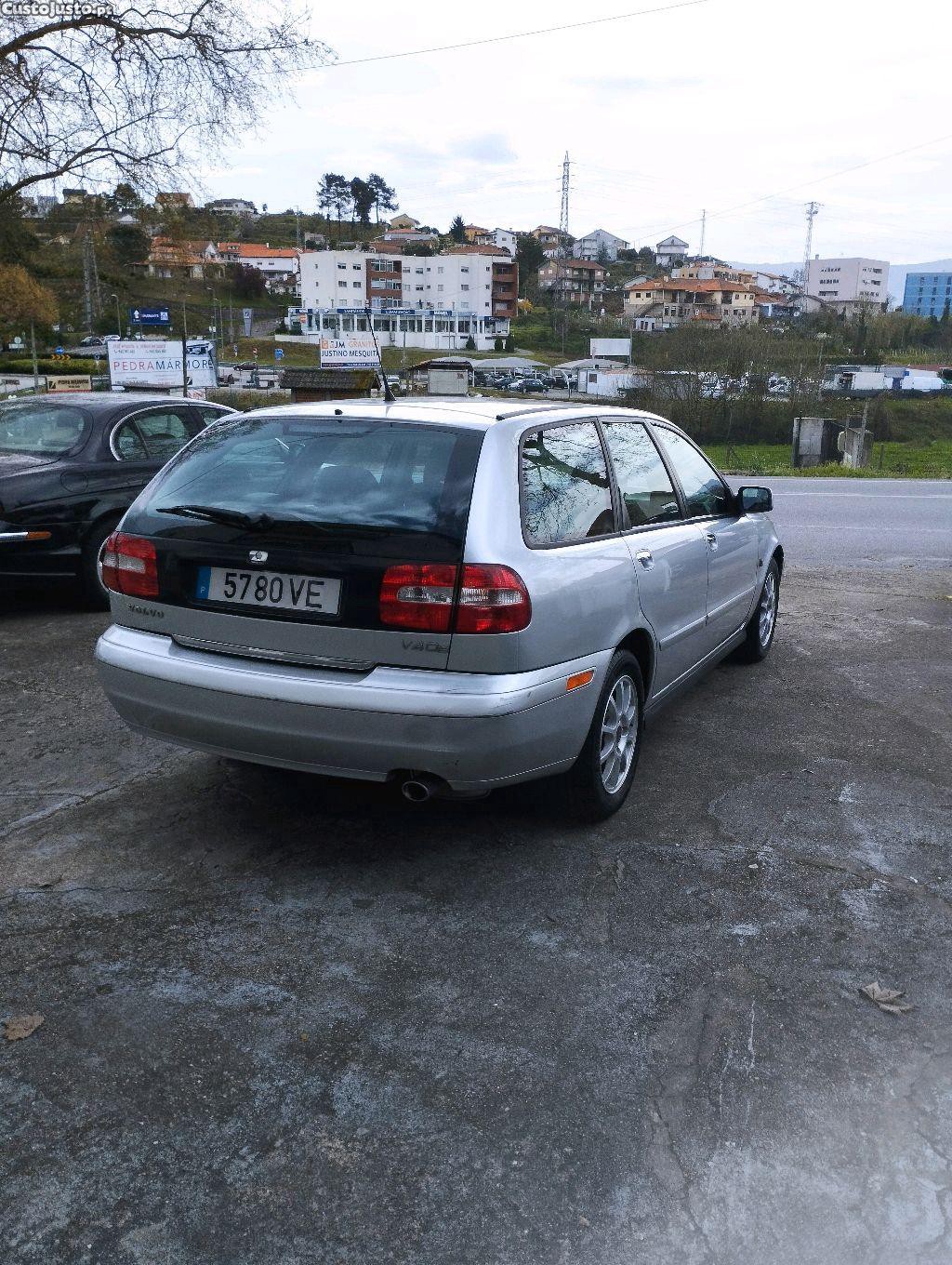 Volvo V40 1.6i (192.000 Kms/Ano 2003) — fotografia 10