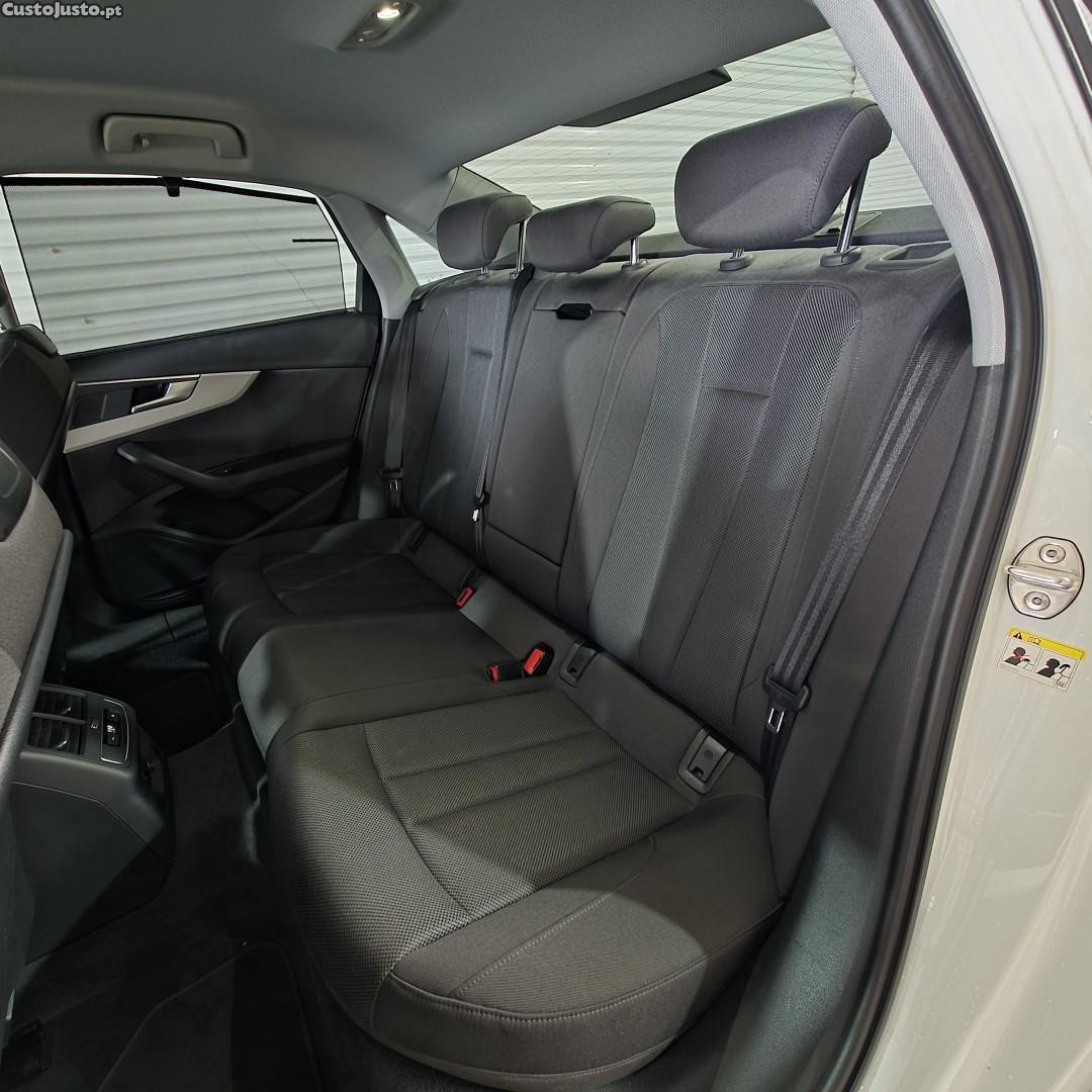 Audi A4 35 TDI S line S tronic — fotografia 5