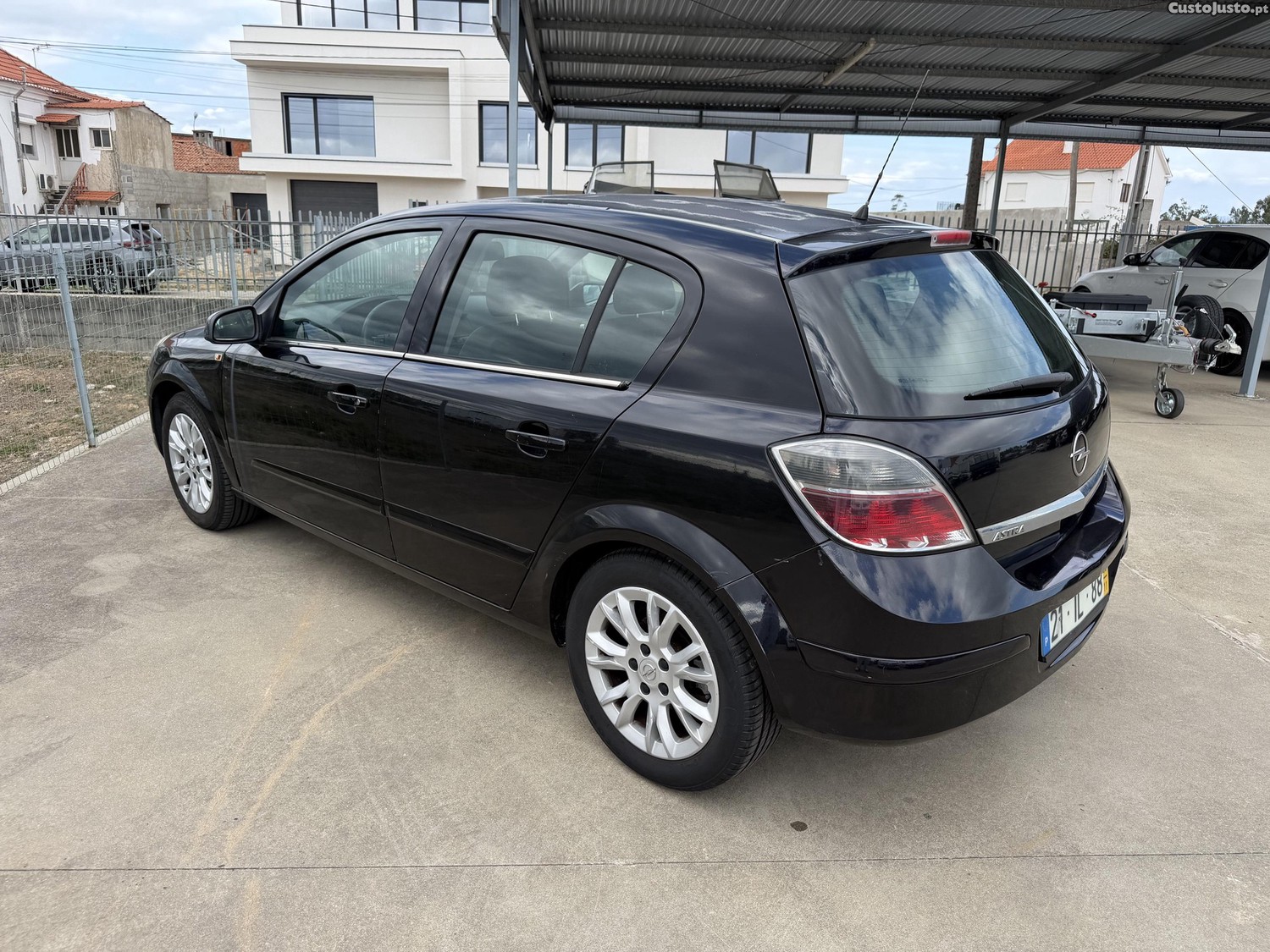 Opel Astra 1.7CDTI — photo 4