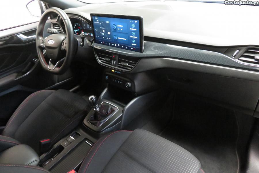 Ford Focus 1.0 EcoBoost MHEV ST — fotografia 20