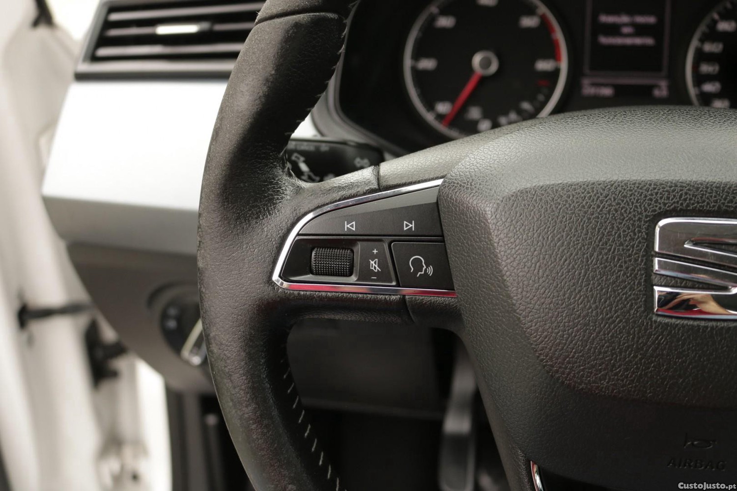 SEAT Arona 1.6 TDI Style — fotografia 30
