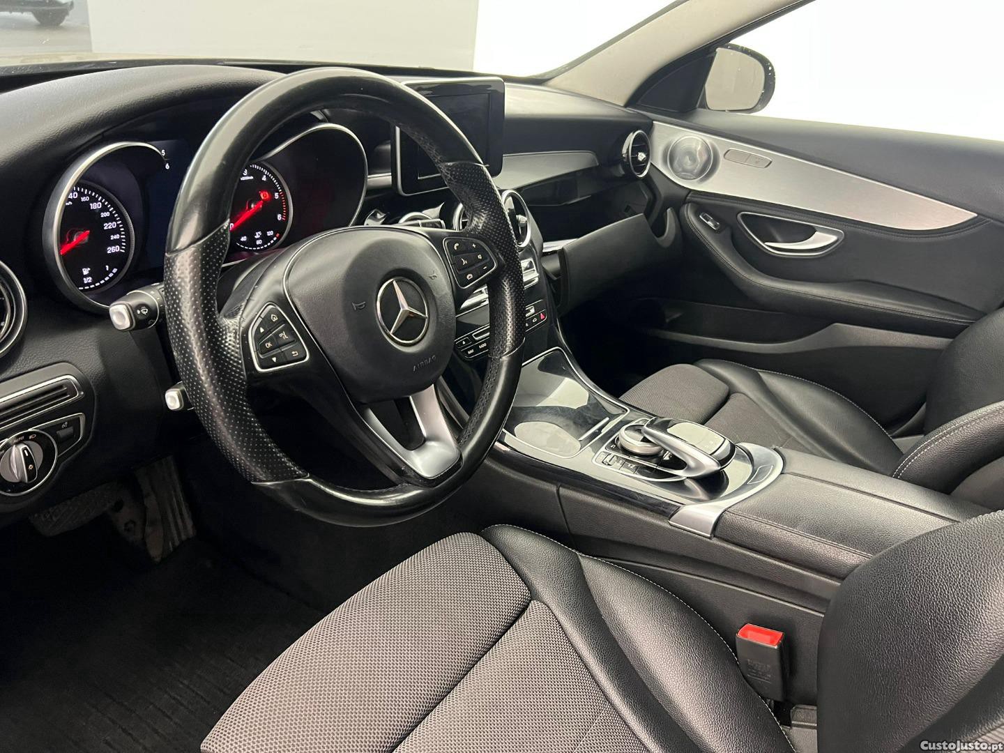 Mercedes-Benz C 220 AUTO — fotografia 8