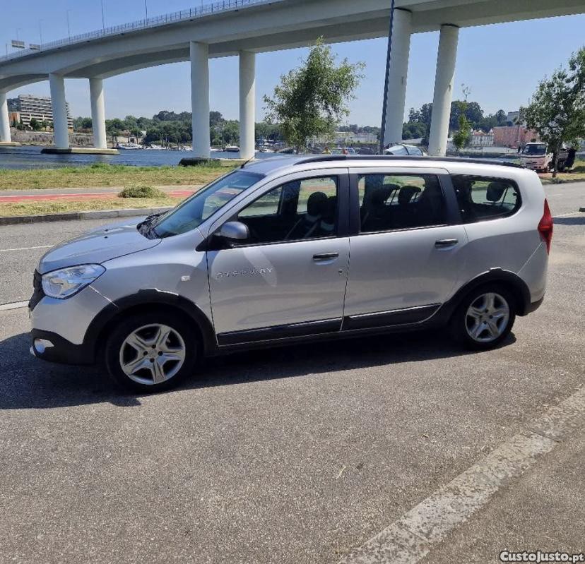 Dacia Lodgy Stepway - 17 foto 2