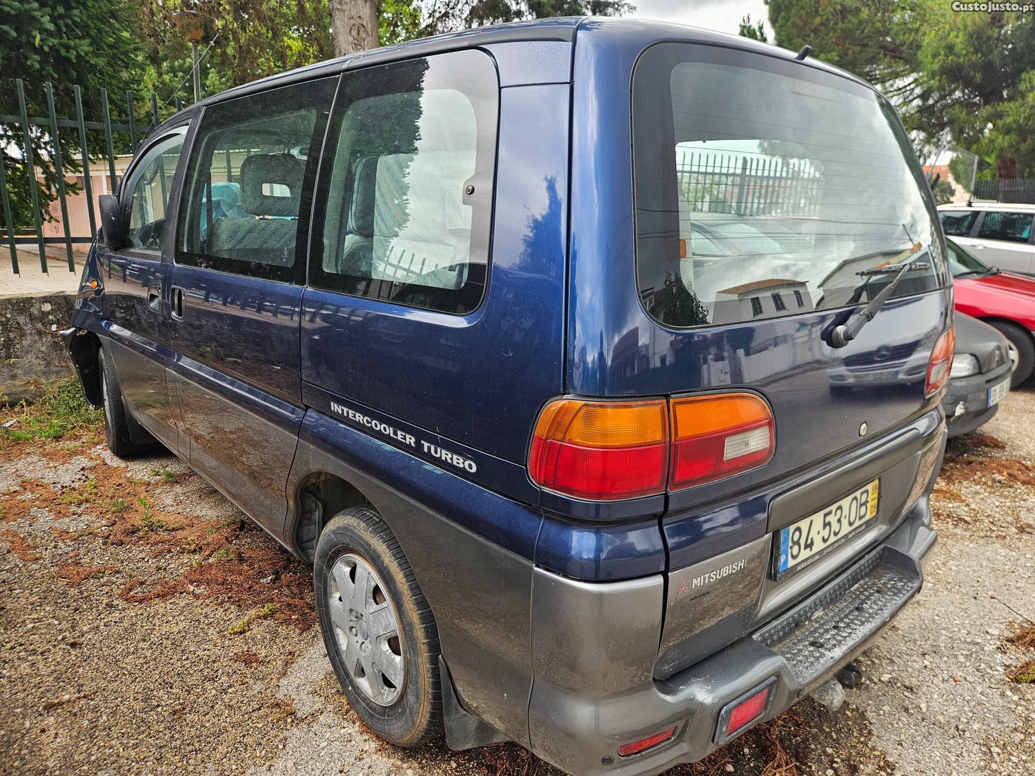 Mitsubishi Space Gear 2500 — fotografia 7
