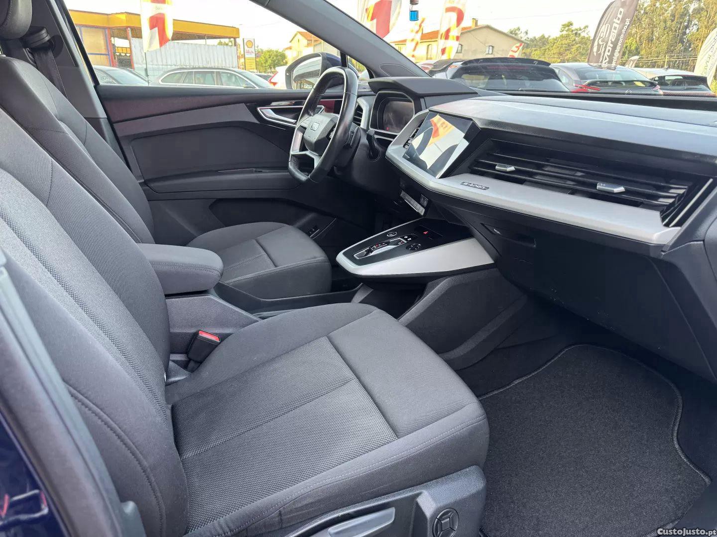 Audi Q4 40 82 kwh — fotografia 17