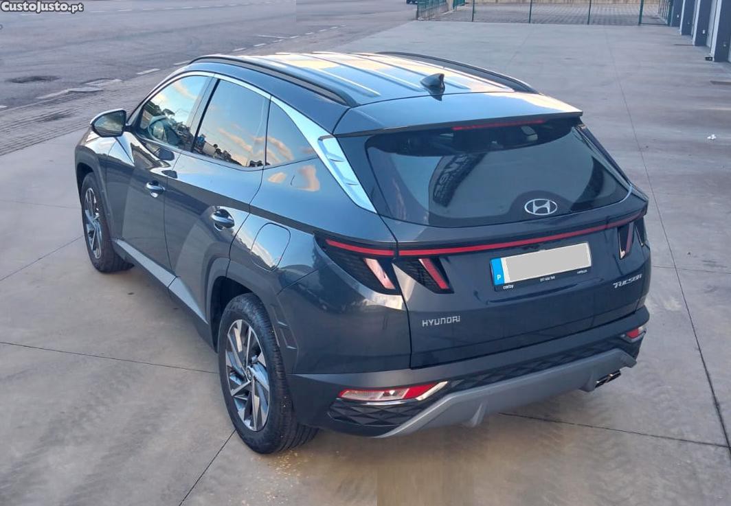 Hyundai Tucson 1.6 CRDi Vanguard — fotografia 12