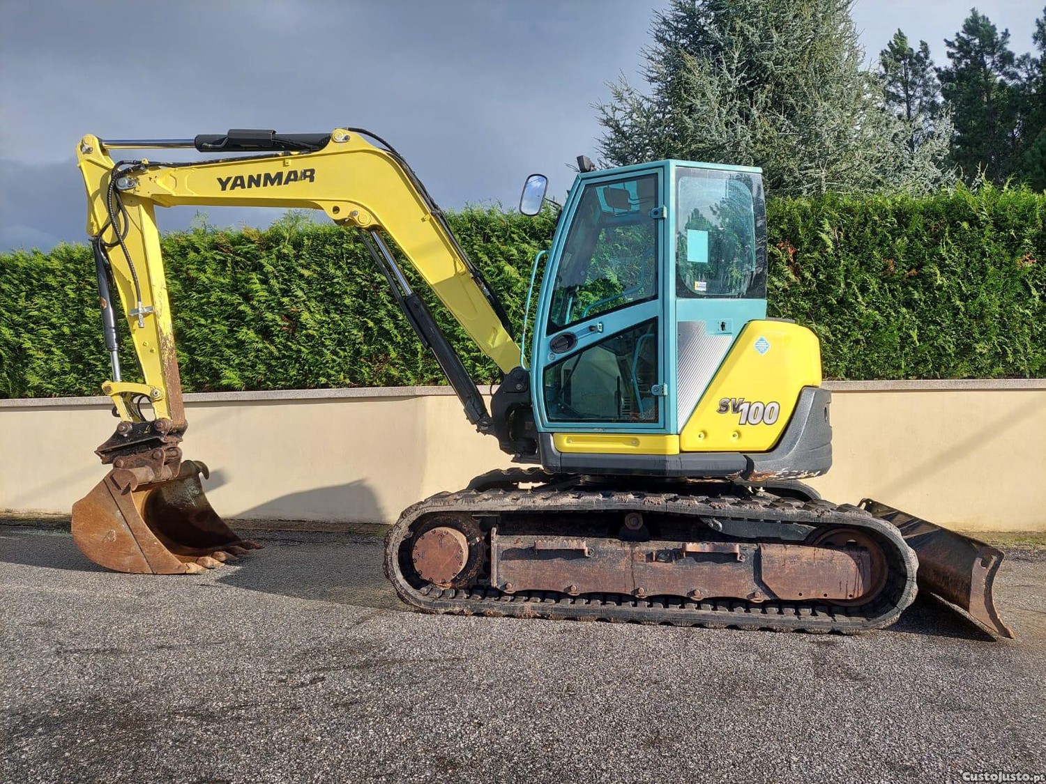 Giratória yanmar SV100 ano 2012