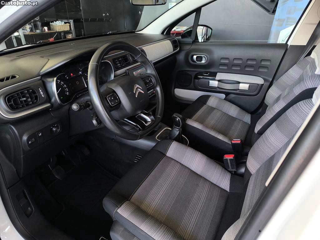 Citroën C3 1.2 PURETECH SHINE 82 CV - 18 — photo 5