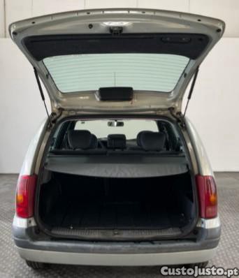 Renault Mégane Break 1.9 Dti RXE - 00 foto 2