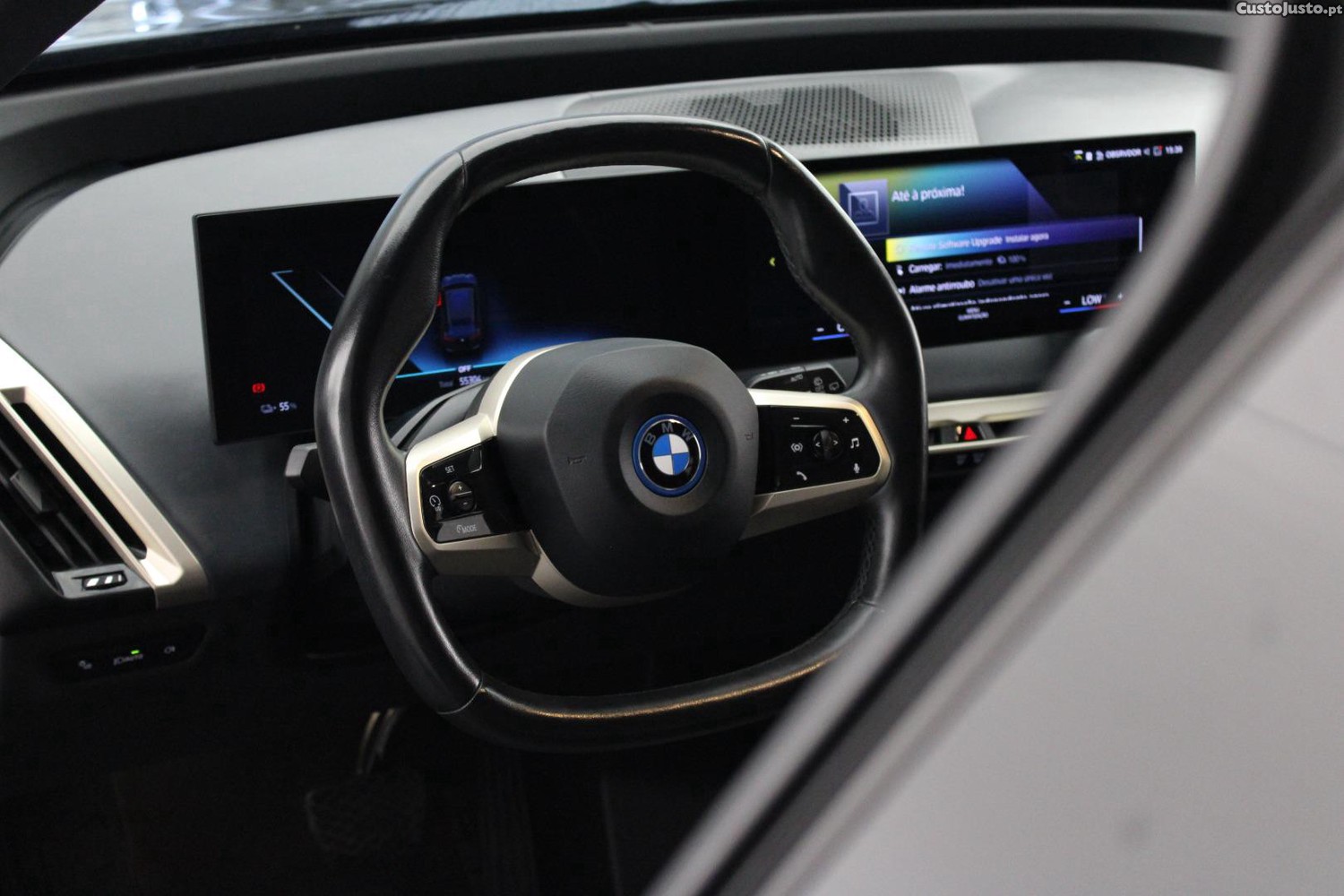 BMW iX XDRIVE 40 PACK DESPORTIVO — fotografia 33