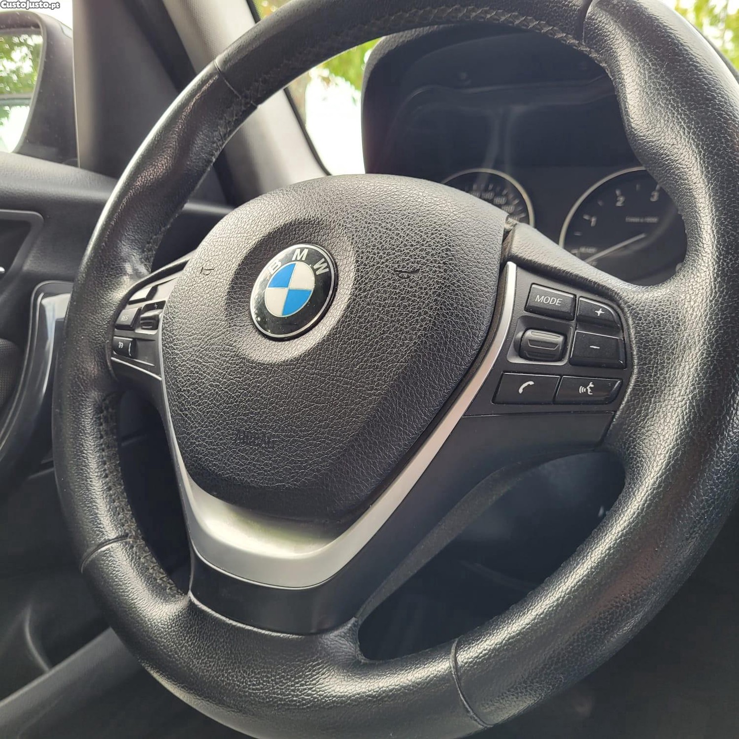 BMW 118 dA Line Urban — fotografia 13