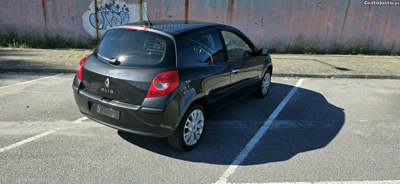 Renault Clio corfort - 08 foto 3