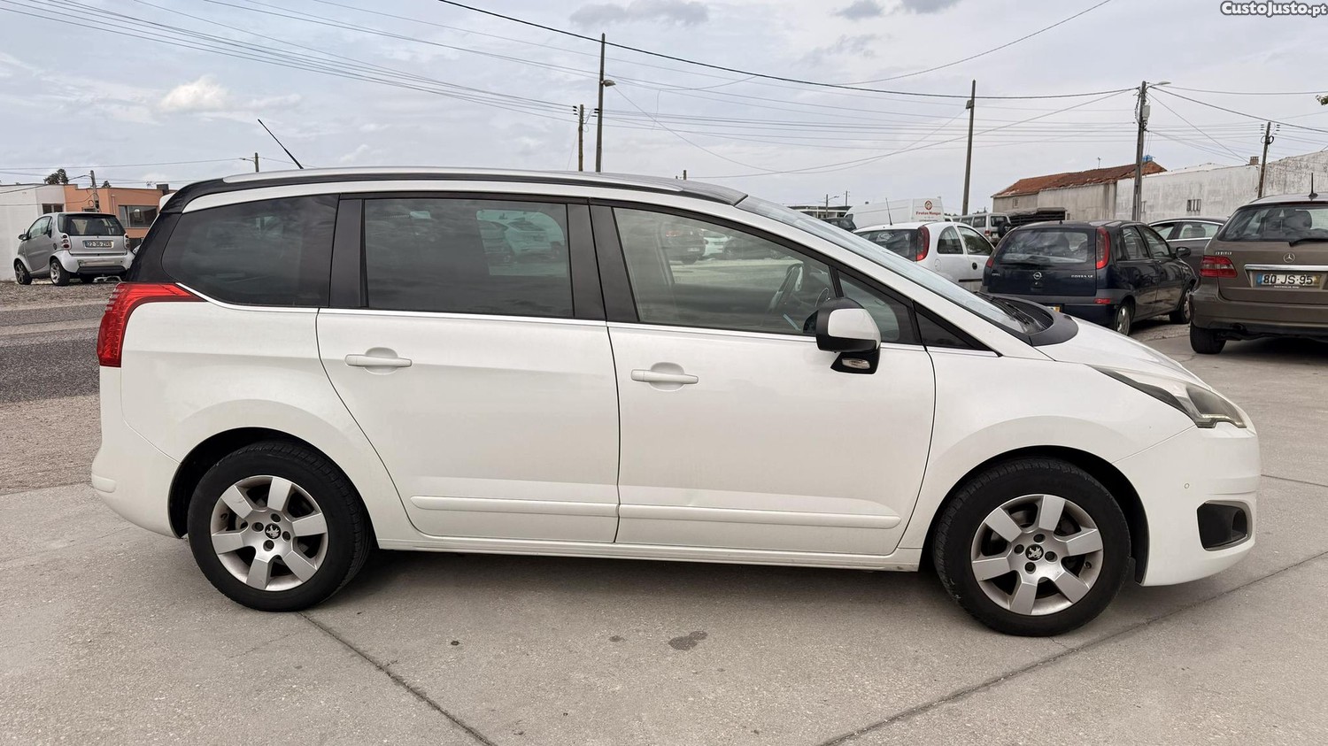 Peugeot 5008 1.6 HDI 7 Lugares de 2014 — photo 5