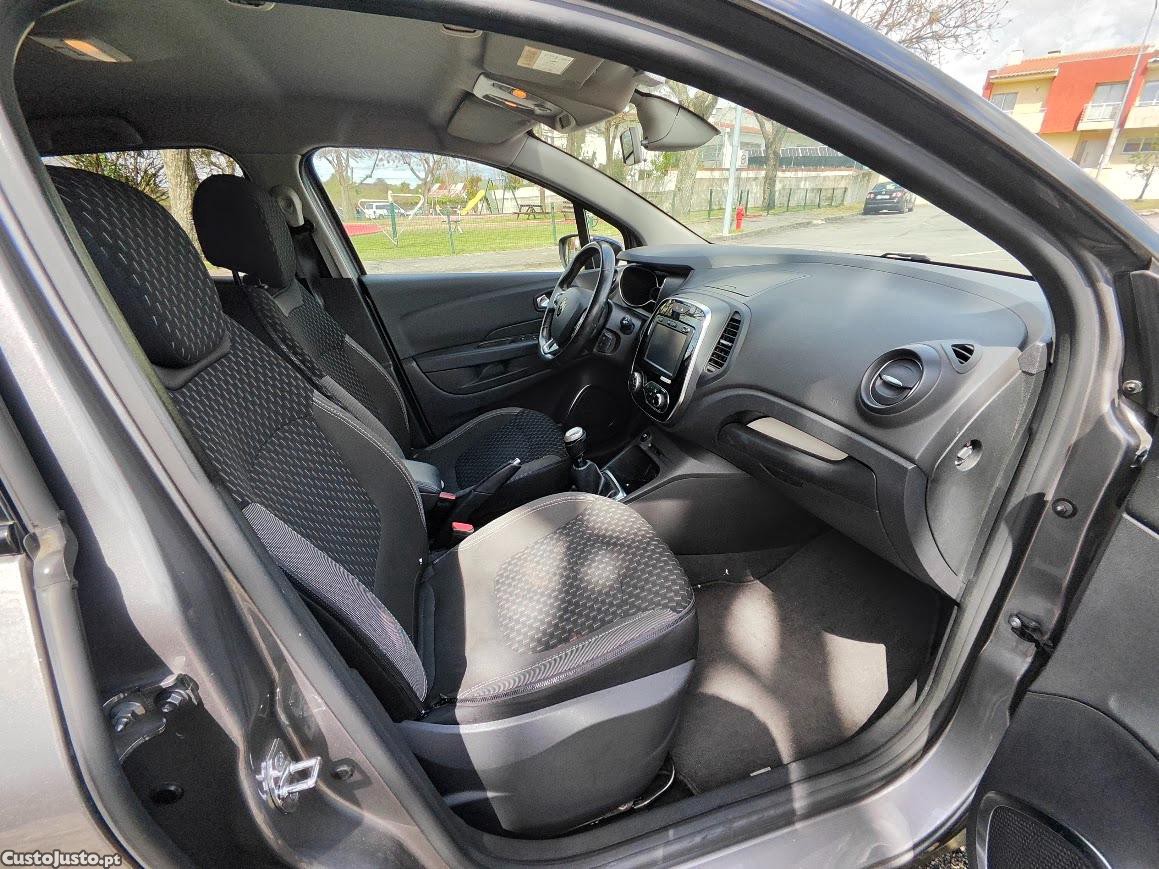 Renault Captur 0.9 TCE Exclusive - 17 foto 4