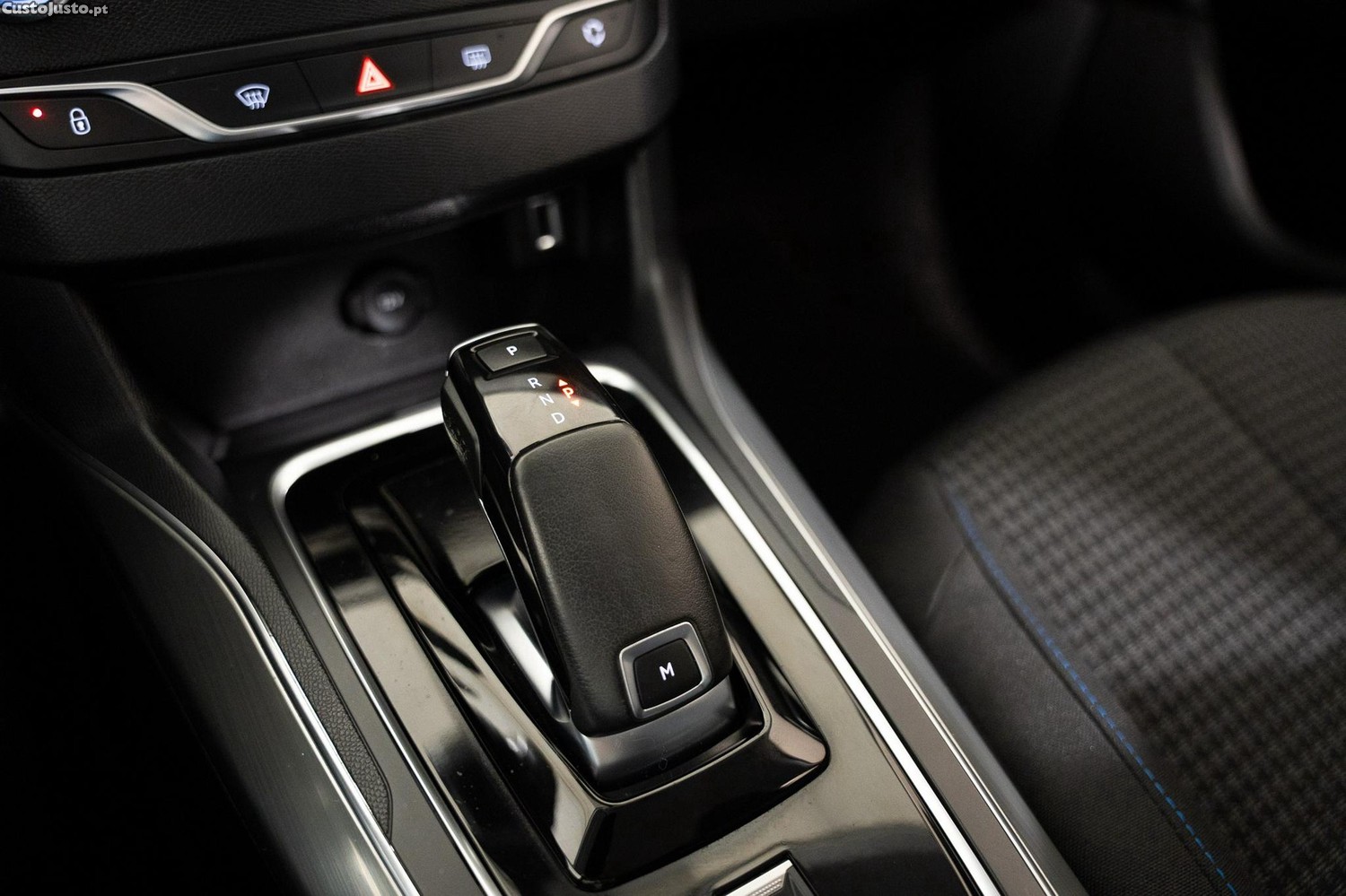 Peugeot 308 1.2 PureTech Allure EAT8 — fotografia 11