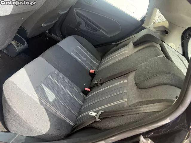 Ford Fiesta 1.4 tdci — fotografia 6