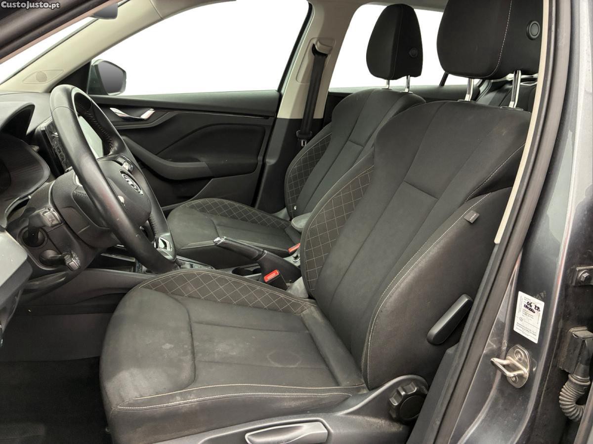 Skoda Kamiq 1.0 TSI Ambition DSG - 23 foto 3