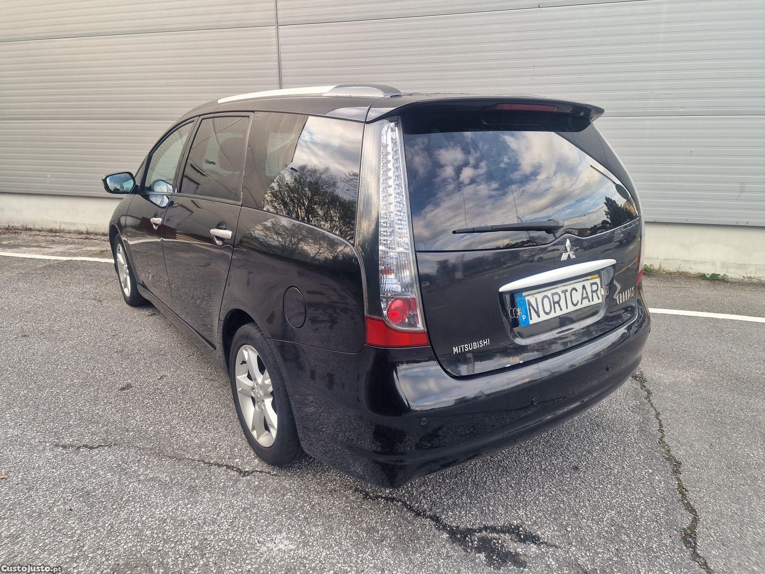 Mitsubishi Grandis 2.0 DI-D Instyle 7 lugares — fotografia 10