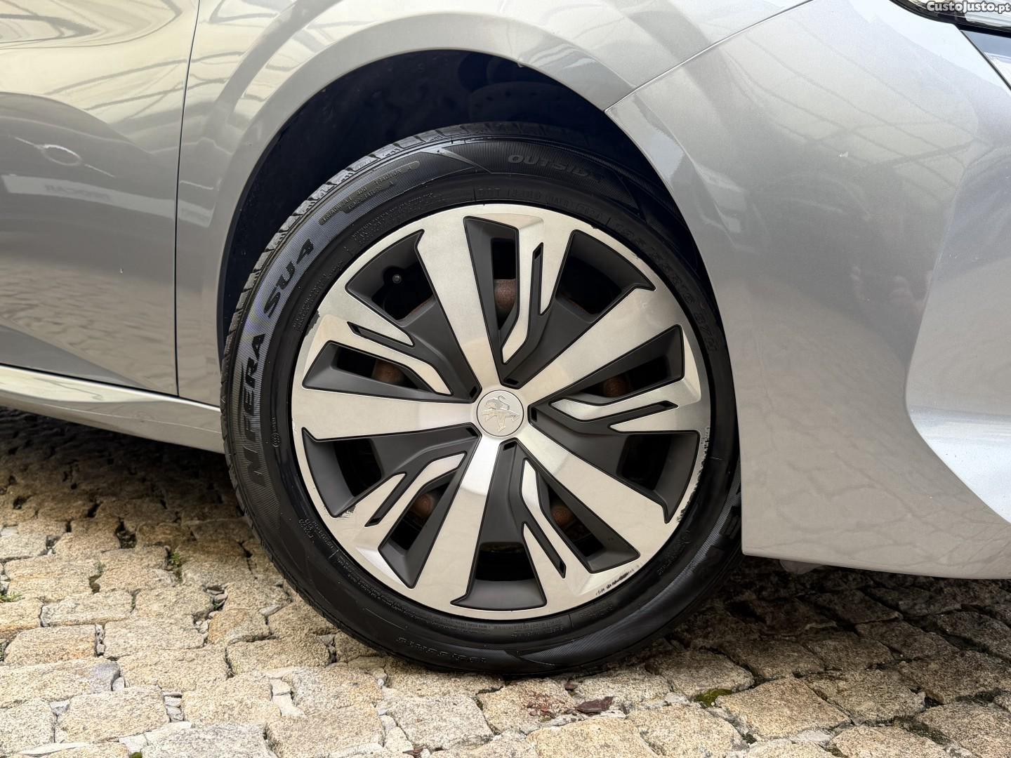 Peugeot 208 1.2 PureTech Active Pack - 23 — photo 2