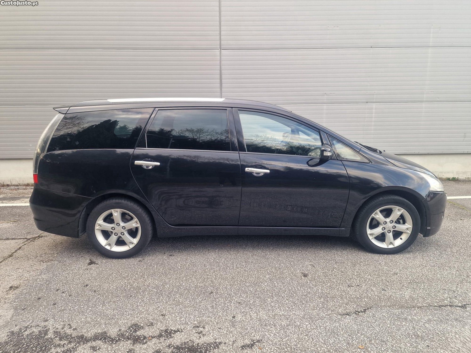 Mitsubishi Grandis 2.0 DI-D Instyle 7 lugares — fotografia 7