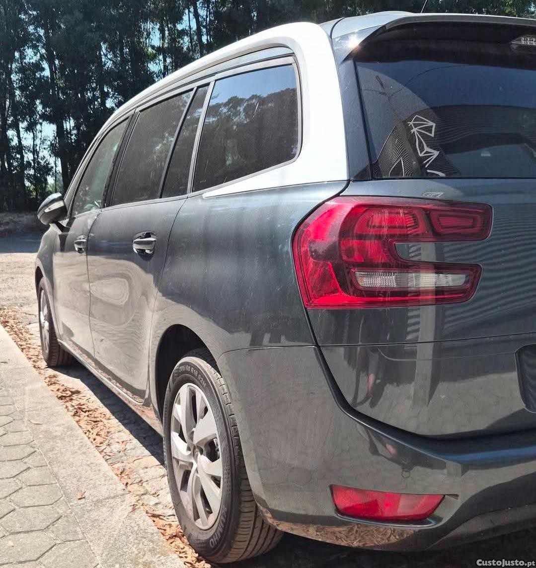 Citroën C4 Picasso 7 lugares - 17 foto 2