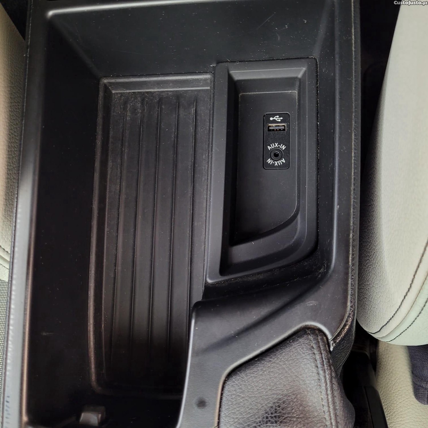 BMW 118 dA Line Urban — fotografia 4