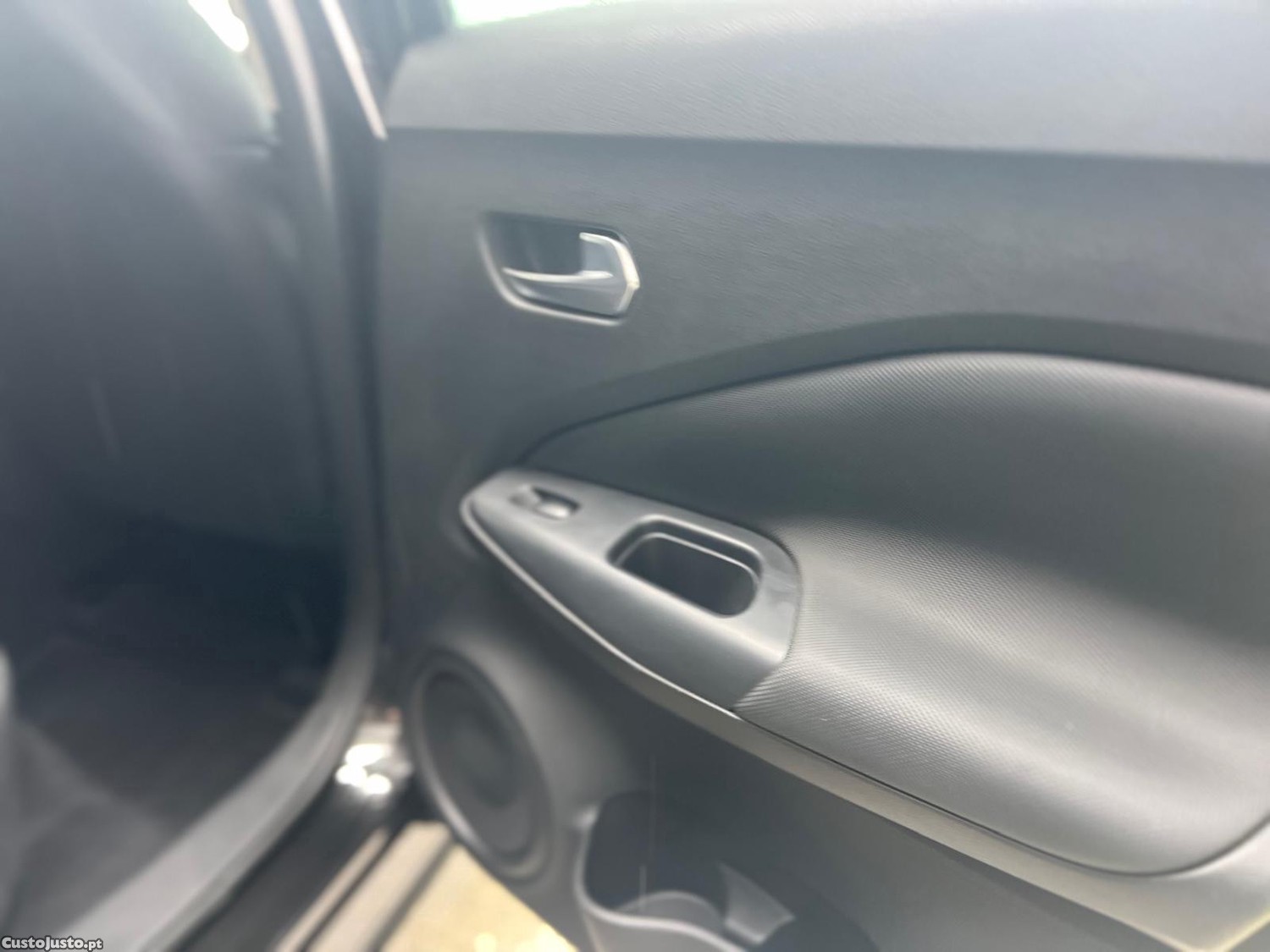 Nissan Juke 1.0 DIG-T Acenta — fotografia 11