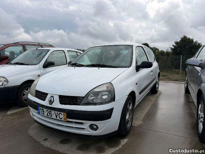 Renault Clio comercial — fotografia 3