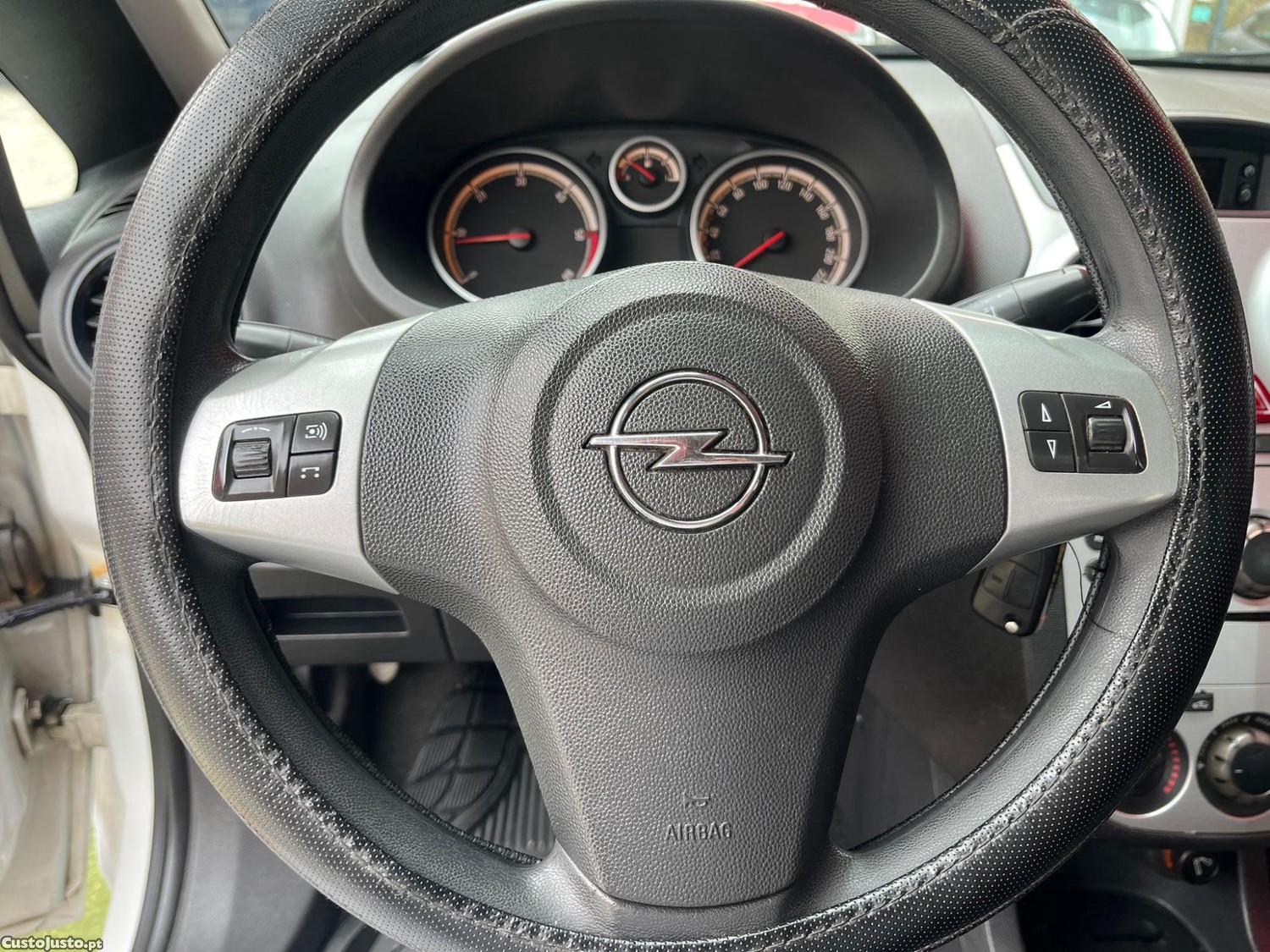 Opel Corsa 1.3 CDTI — fotografia 4