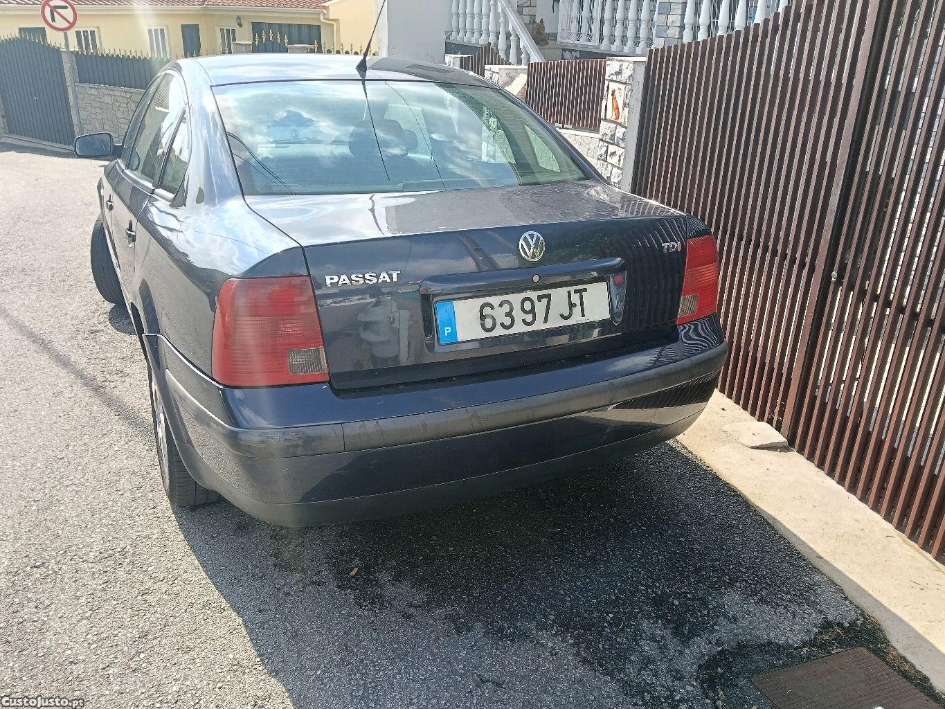 VW Passat 1.9 TDI Highline — photo 2