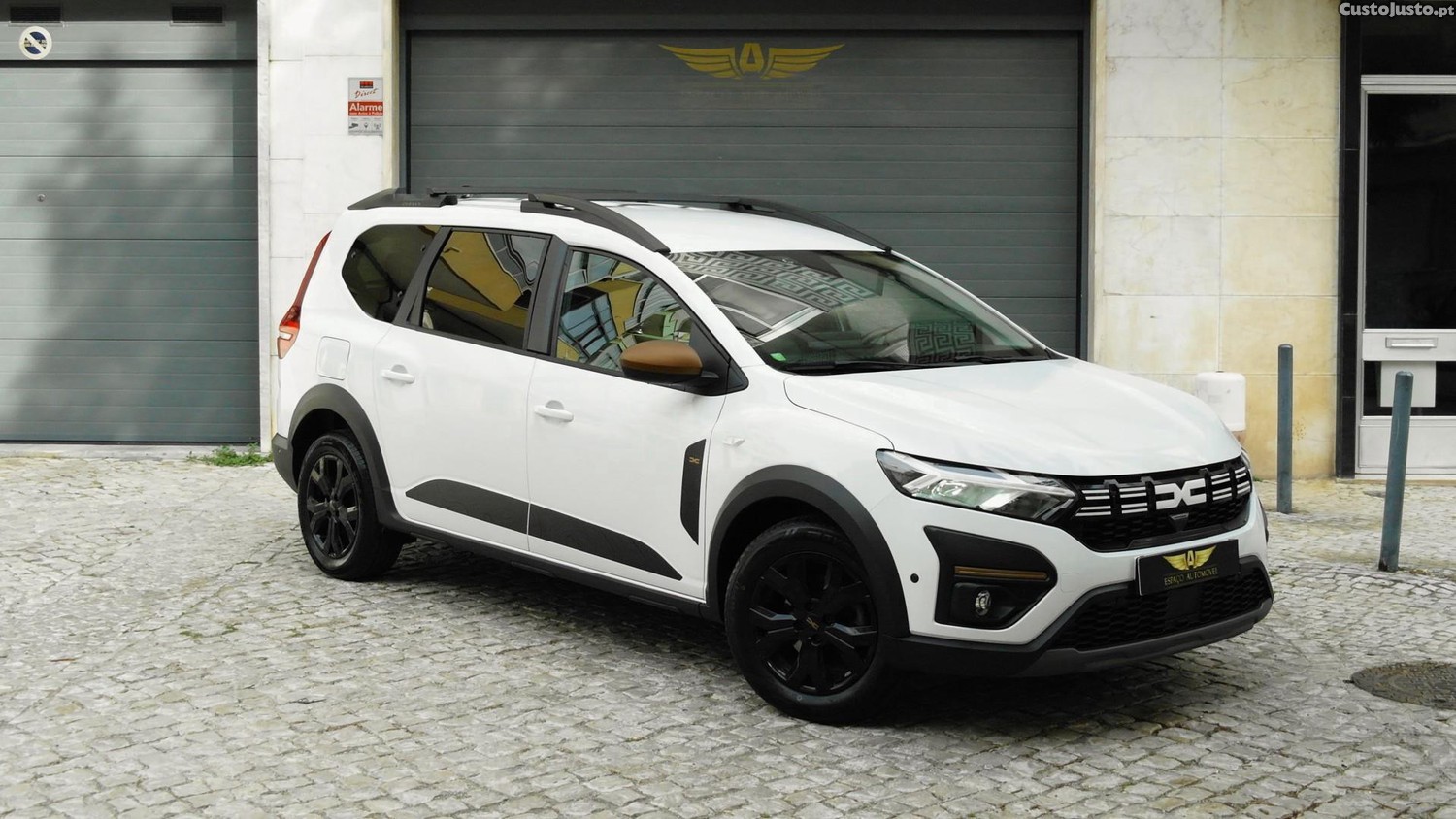 Dacia Jogger 1.0 ECO-G Essential 7L Bi-Fuel - 24 — photo 4