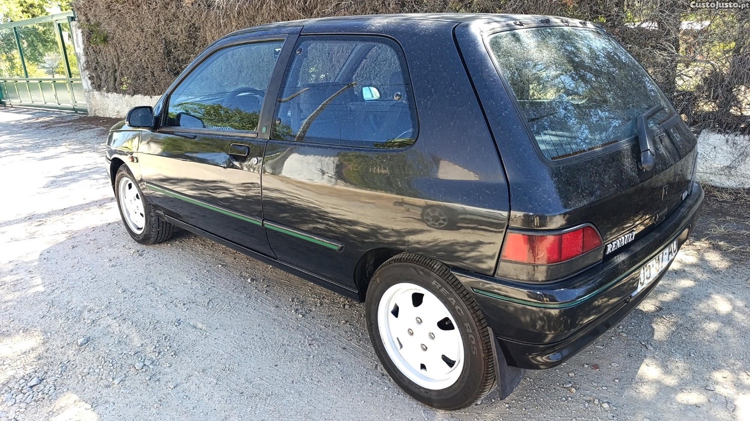 Renault Clio 1.4 S — photo 2