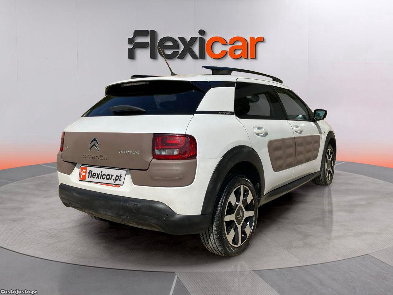 Citroën C4 Cactus 1.2 PureTech Shine — fotografia 12