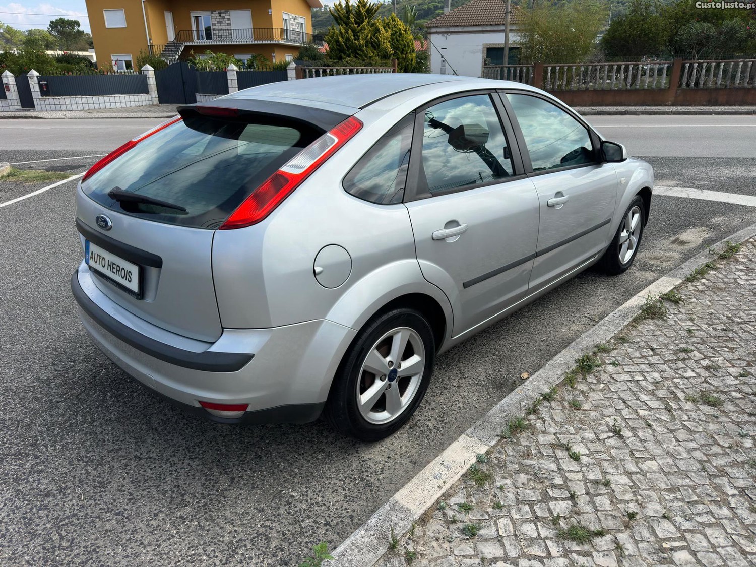 Ford Focus 1.4 gasolina iuc barato — photo 4