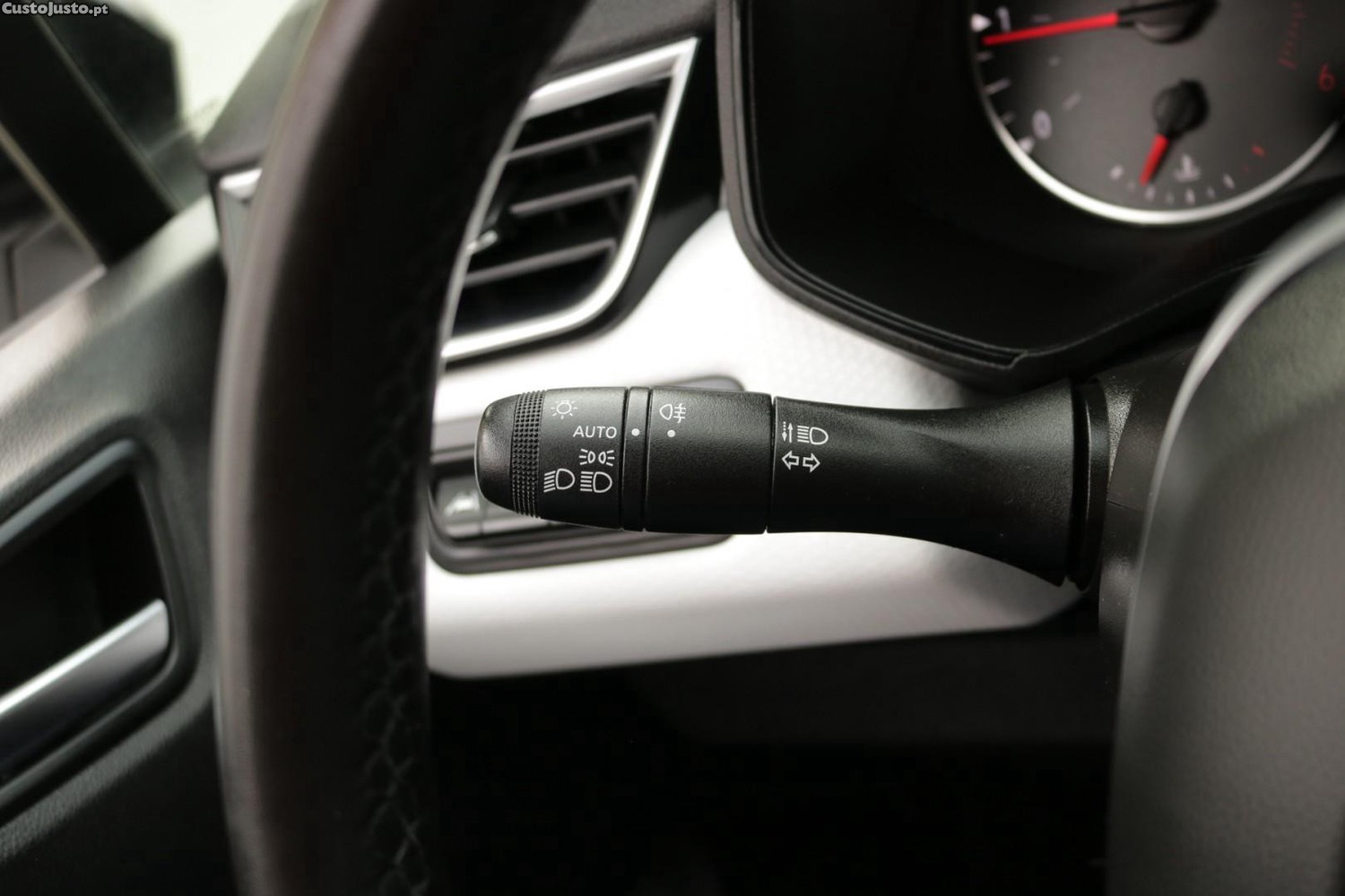 Renault Clio 1.5 Blue DCI Evolution 100cv — fotografia 32