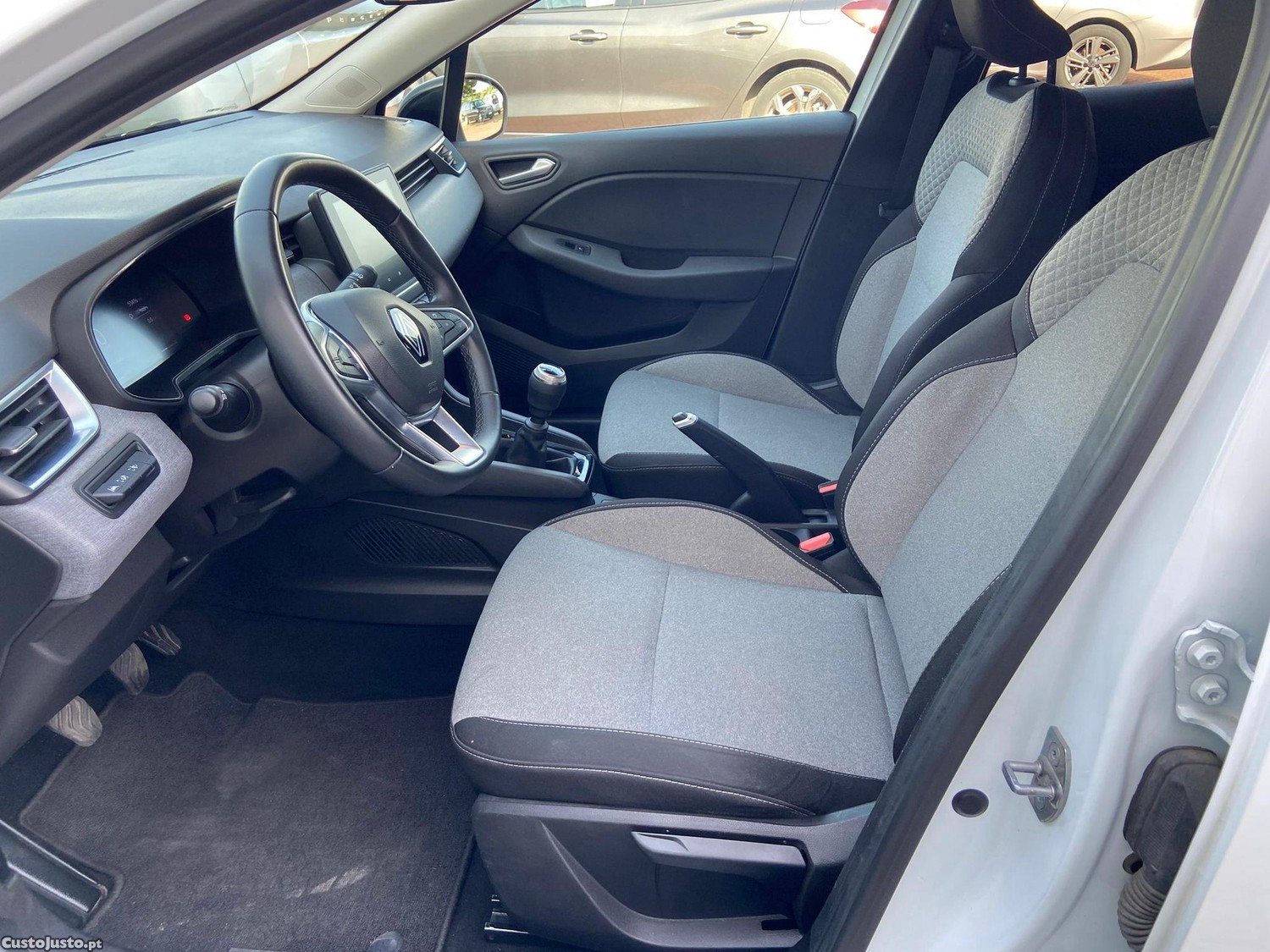 Renault Clio 1.0 TCe Evolution — fotografia 11