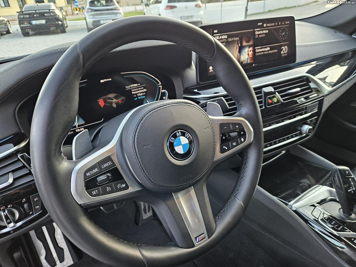 BMW 540 545E XDRIVE G30 — fotografia 9