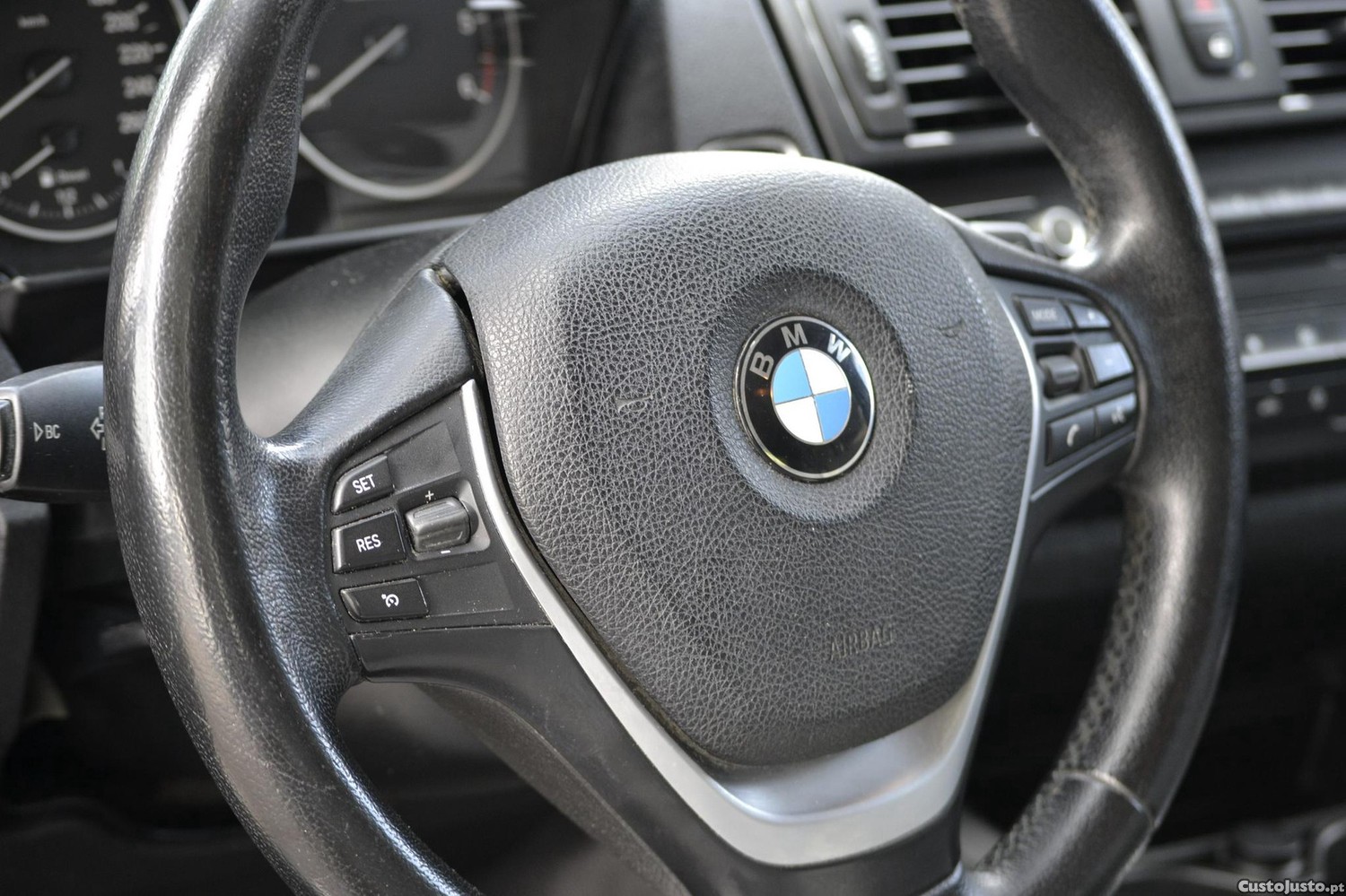 BMW 118 dA Line Urban — fotografia 14