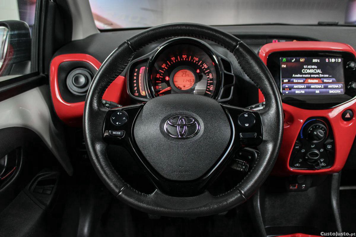 Toyota Aygo 1.0 X-Play+AC+X-Touch — fotografia 22