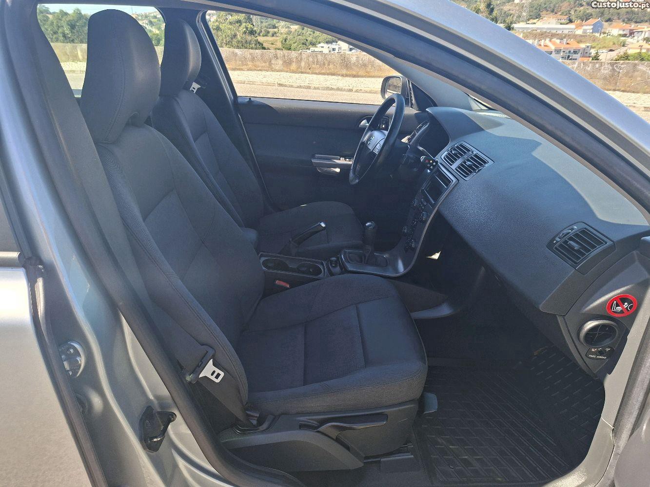 Volvo V50 1.6 Diesel 110cv Estimada — fotografia 3